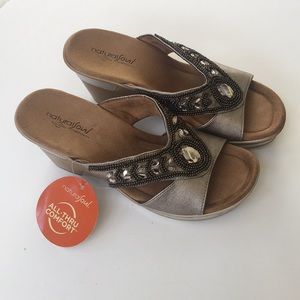 Natural Soul bronze Wedge Sandals 👡